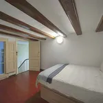 Rent a room of 420 m² in Barcelona