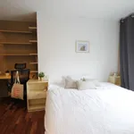 Rent 3 bedroom apartment of 15 m² in Barcelona