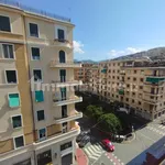 Affitto 5 camera appartamento di 183 m² in Genoa