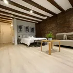 Rent 3 bedroom apartment of 40 m² in Barcelona