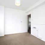 Rent 3 bedroom flat in West Midlands