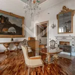 Rent 5 bedroom apartment of 260 m² in Rome