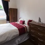 Rent 5 bedroom flat in Leeds