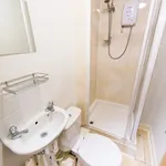 Rent 3 bedroom house in Leeds