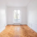 Rent 7 bedroom apartment of 183 m² in Paris