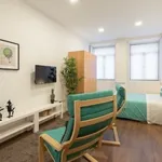 Rent 1 bedroom apartment of 40 m² in Porto