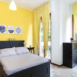 Rent 4 bedroom apartment in Milan