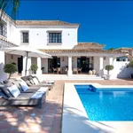 Rent 4 bedroom house of 2000 m² in Marbella