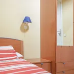 Rent a room of 150 m² in madrid