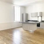 Appartement de 171 m² avec 6 chambre(s) en location à Nantes