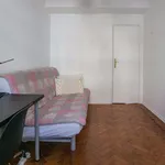 Rent 3 bedroom apartment in Lisbon