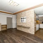 Pronajměte si 3 ložnic/e byt o rozloze 57 m² v Havířov