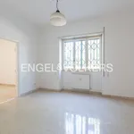 Rent 4 bedroom apartment of 100 m² in Roma