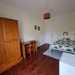 Rent a room in lisbon