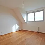 Huur 4 slaapkamer appartement in Braine-l'Alleud