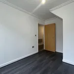 Rent 3 bedroom flat in South East England