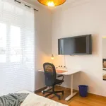 Rent a room of 80 m² in lisbon