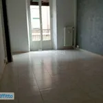 Affitto 3 camera appartamento di 65 m² in Turin