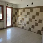 Affitto 3 camera appartamento di 76 m² in Carrara