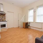 Flat to rent in Downs Road, Luton LU1