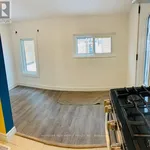 Appartement de 1054 m² avec 2 chambre(s) en location à Toronto (Rockcliffe-Smythe)