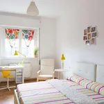 Rent a room of 150 m² in milan