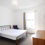 Rent 3 bedroom flat in South West England