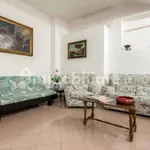 Rent 1 bedroom apartment of 85 m² in Florence