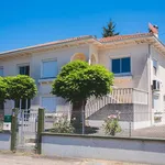 Appartement de 160 m² avec 5 chambre(s) en location à Le Portugal