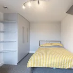 Rent 6 bedroom house in Leeds