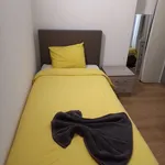 Rent 4 bedroom apartment of 65 m² in Brussels