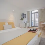 Rent 1 bedroom apartment of 45 m² in Porto