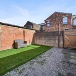 Rent 5 bedroom house in Preston