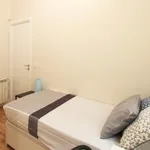 Rent 4 bedroom apartment in Madrid