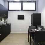 Rent 2 bedroom apartment of 82 m² in milan