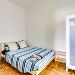 Rent 10 bedroom apartment in Barcelona