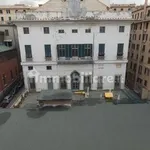 Rent 5 bedroom apartment of 90 m² in Genoa