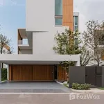 Rent 4 bedroom house of 324 m² in Bangkok