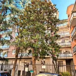 Rent 3 bedroom apartment of 100 m² in Milano