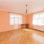 Pronajměte si 6 ložnic/e byt o rozloze 200 m² v Prague