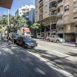 Rent 4 bedroom apartment in Barcelona