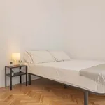 Rent a room in Madrid