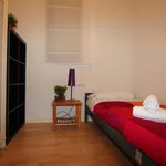 Rent 3 bedroom apartment in Barcelona