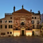 Rent 4 bedroom apartment of 177 m² in Padua