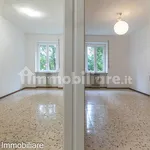 Affitto 5 camera appartamento di 95 m² in Ivrea