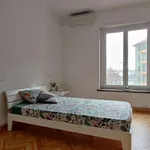 Rent a room in milan