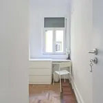 Rent a room in lisbon