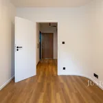 Pronajměte si 2 ložnic/e byt o rozloze 46 m² v Praha