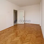 Pronajměte si 2 ložnic/e byt o rozloze 77 m² v Prague