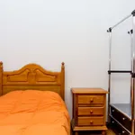 Rent a room of 270 m² in madrid